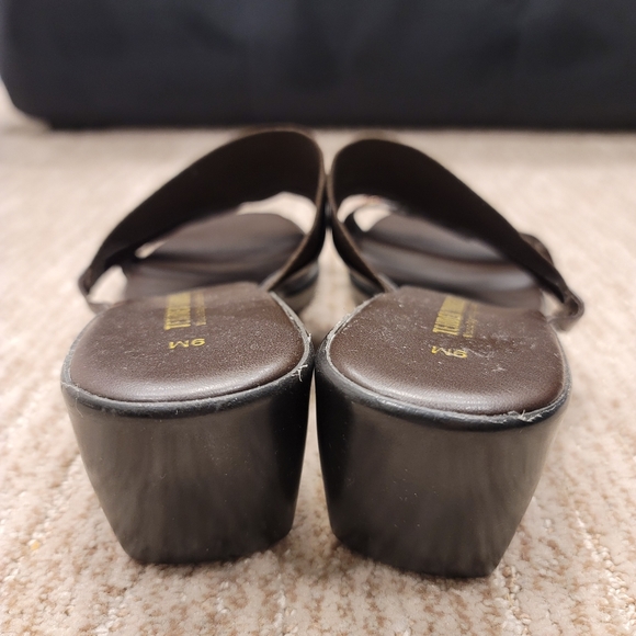 Tender Tootsies Mules - Picture 6 of 8